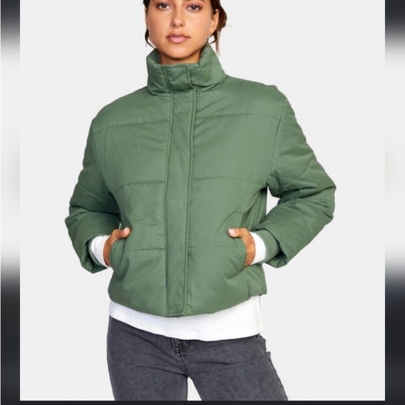 RVCA Jackets & Blazers - RVCA eezah cropped puffer jacket